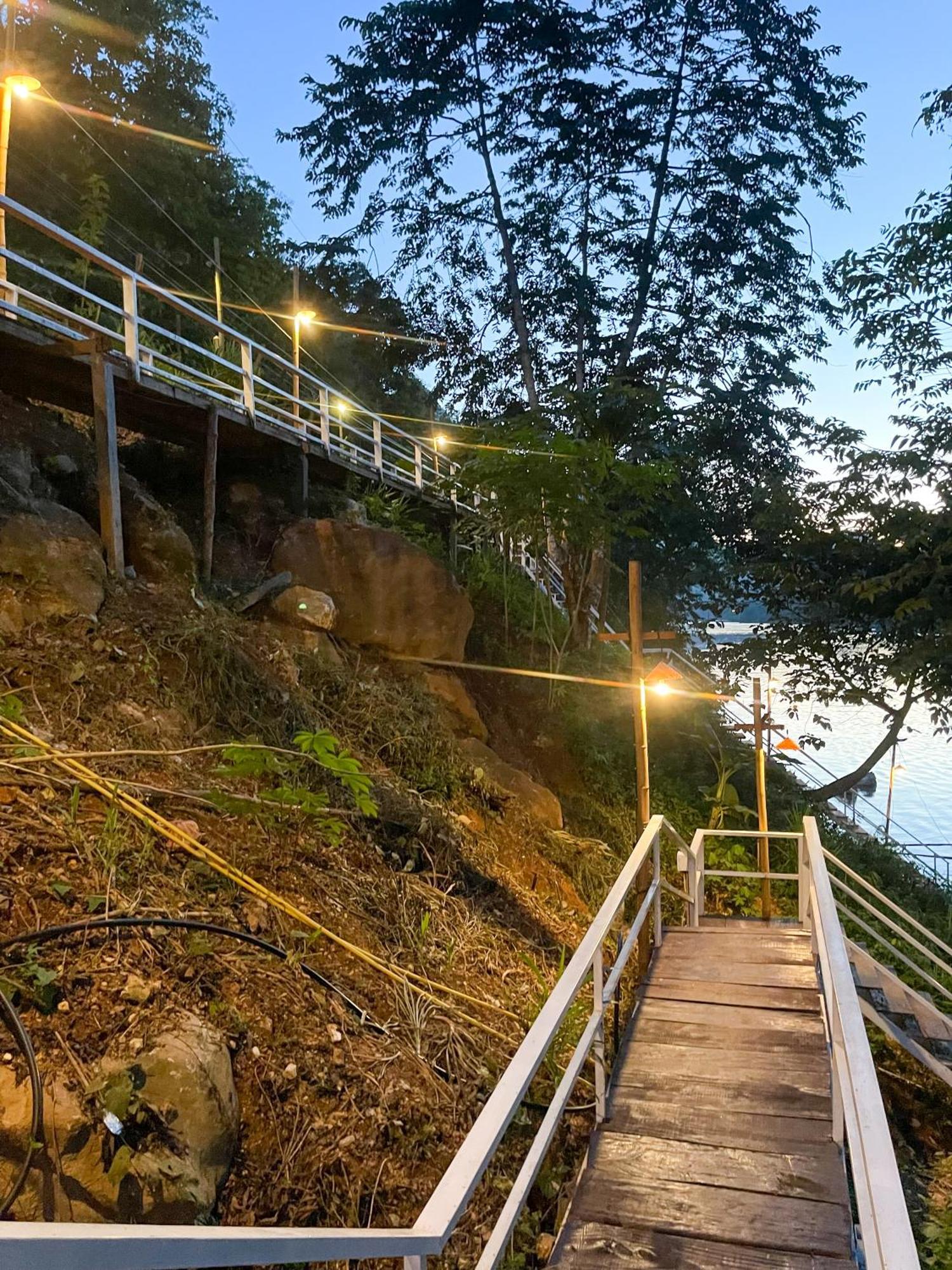 Nongkhiaw The Float House Hotel ภายนอก รูปภาพ