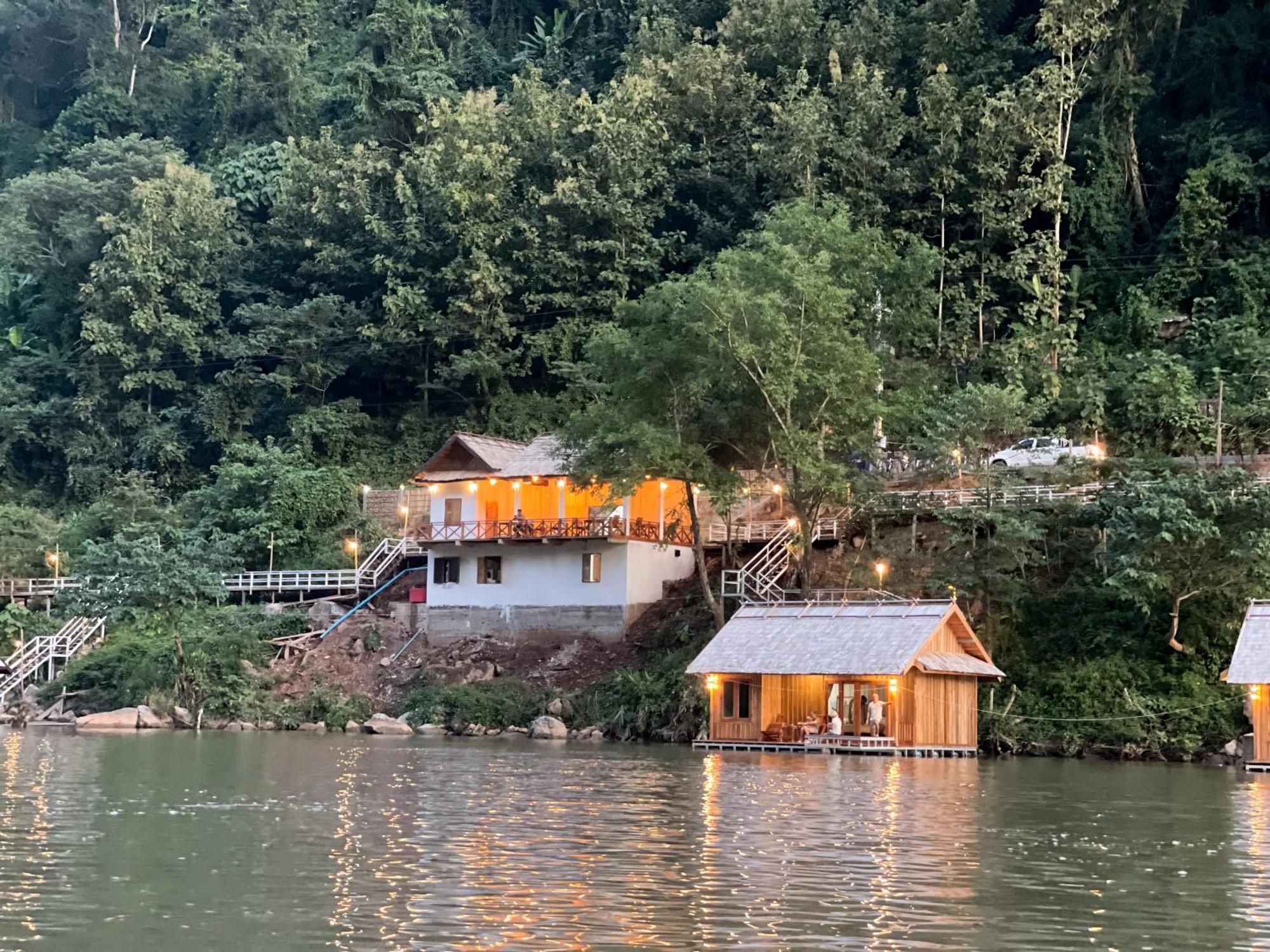 Nongkhiaw The Float House Hotel ภายนอก รูปภาพ