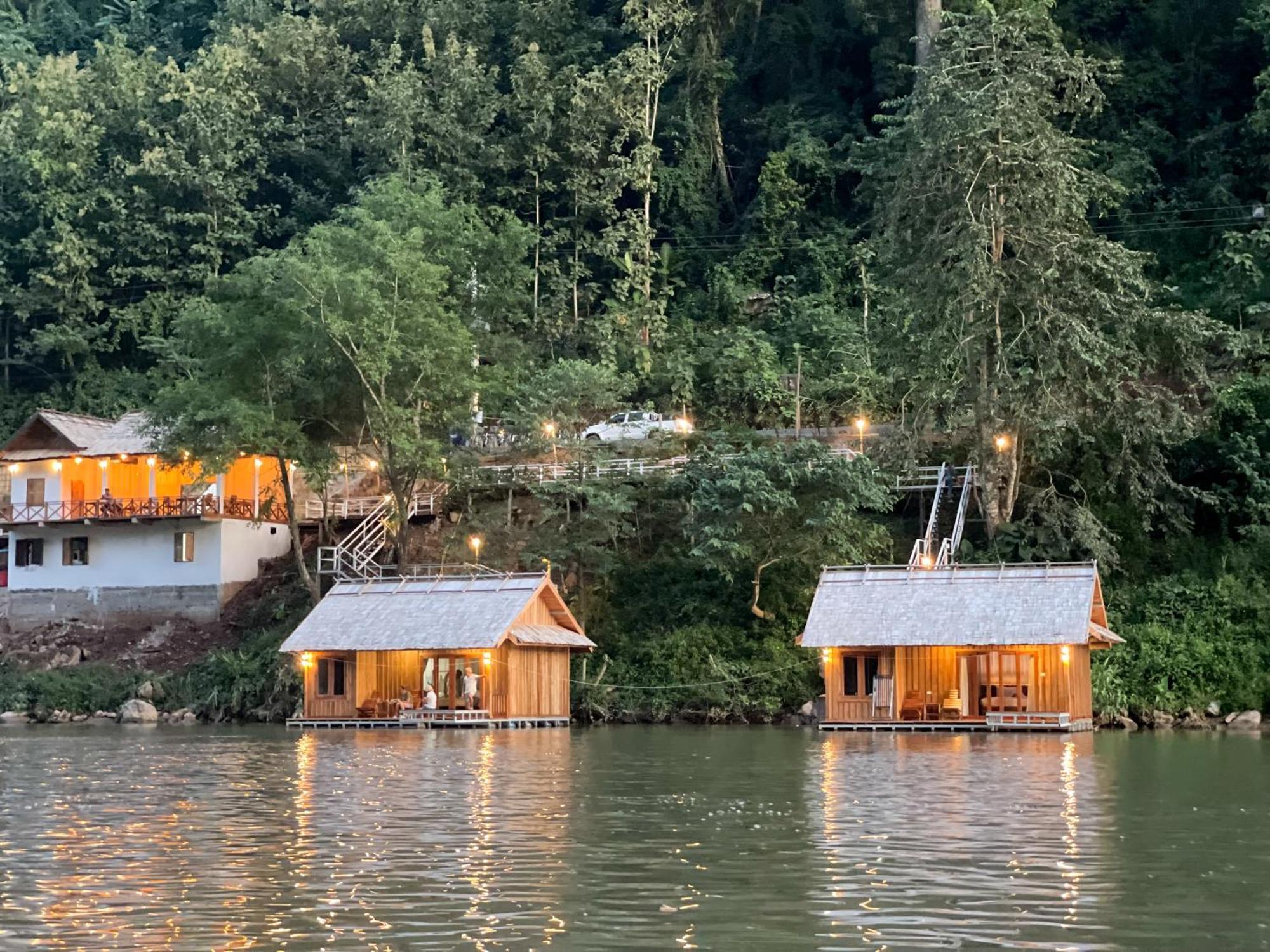 Nongkhiaw The Float House Hotel ภายนอก รูปภาพ